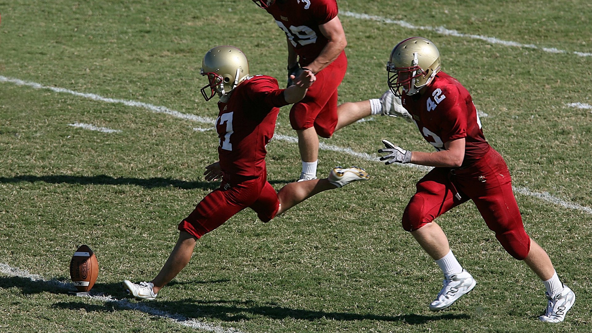 乐鱼体育(中国)官方网站-李月汝晒照超有梗:裙子护具齐上阵,一样能拍出时尚感,李月汝几岁